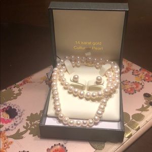 14kt gold cultured pearl set